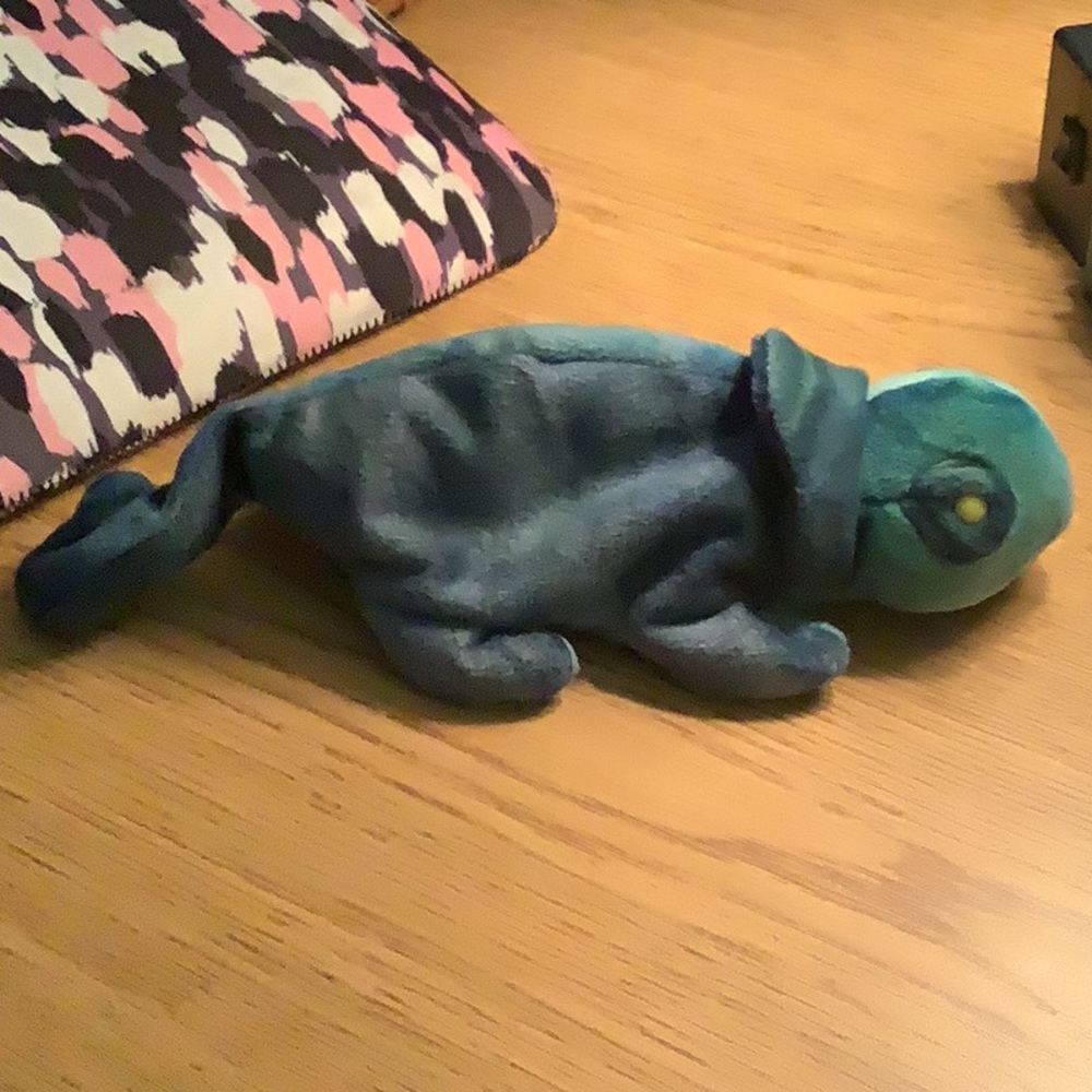 TY beanie baby Quackers BD 4/19/94 lizard has all tags in good shape.